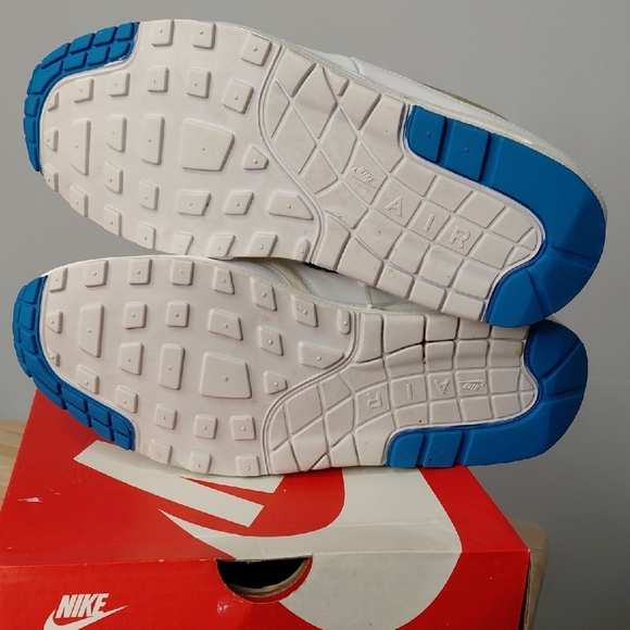 Nike Air Max 1 SE White with Blue and Iridescent Accents - Picture 8 of 8